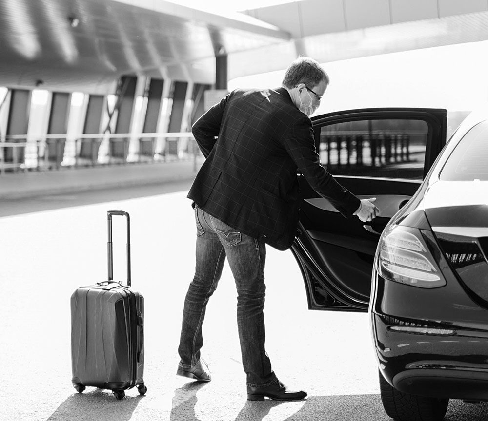 man using Taxi Whitstable to Gatwick with CabCo